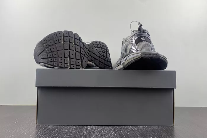 Ba*len*cia*ga phantom sneaker 778698 w3xll 0525