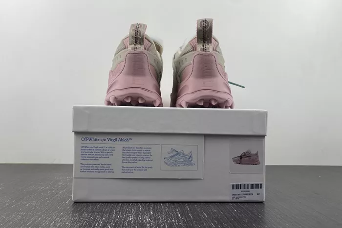 Off-White c/o Virgil Abloh