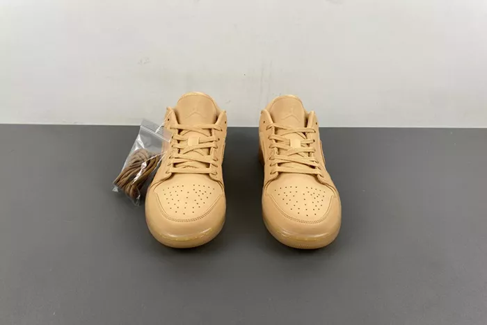 Air Jordan 1 Low SE Pale Vanilla/Sand FZ3972-294