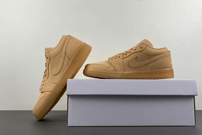 Air Jordan 1 Low SE Pale Vanilla/Sand FZ3972-294