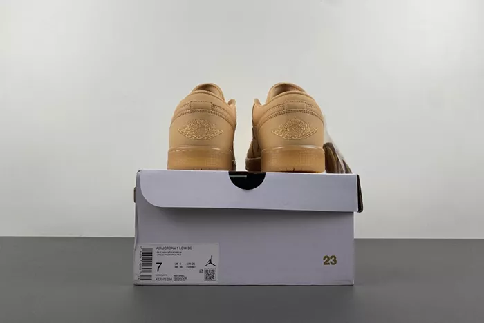 Air Jordan 1 Low SE Pale Vanilla/Sand FZ3972-294