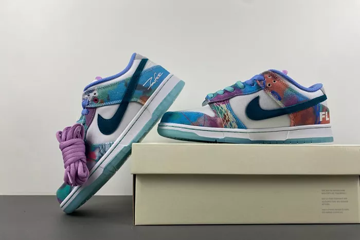 Futura Laboratories x Nike SB Dunk Low HF6061-400