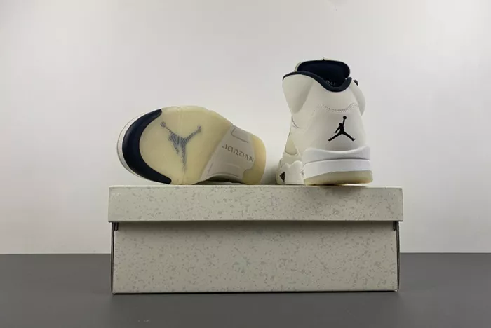 Air Jordan AIR JORDAN 5 RETRO WHITE BLACK DD0587-110