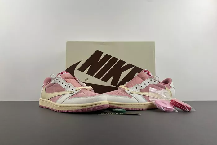 Travis Scott x Air Jordan 1 Low OG DM7866-600