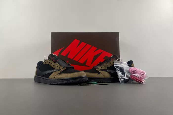 Travis Scott x Air Jordan 1 Low OG DM7866-202