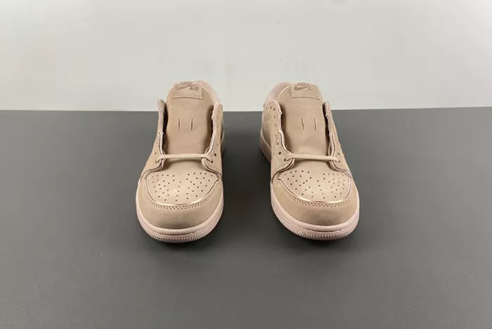 Travis Scott x Air Jordan 1 AO1935-204