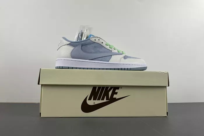 Travis Scott x Air Jordan 1 DM7866-888