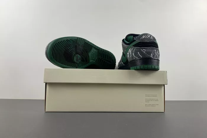 There Skateboards x Nike SB Dunk Low  HF7743-001