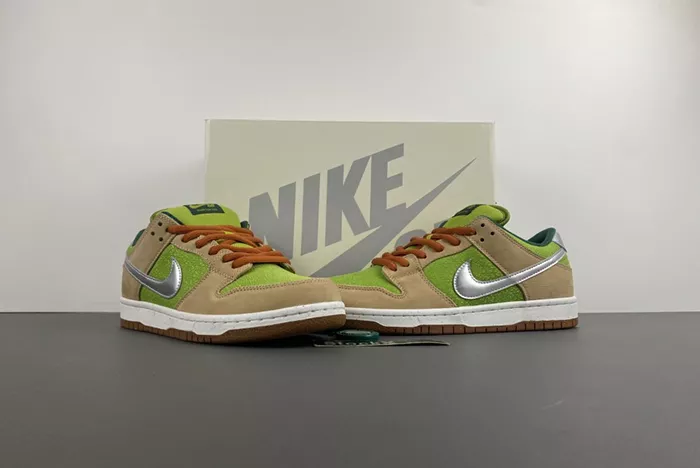 Nike SB Dunk Low Escargot FQ7585-200