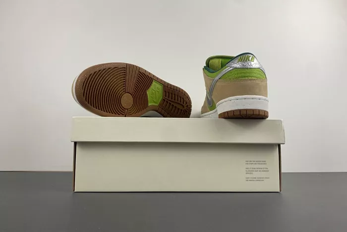 Nike SB Dunk Low Escargot FQ7585-200